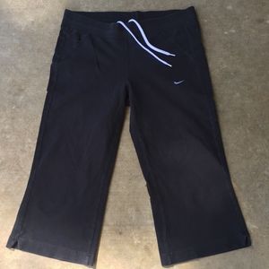 Nike medium black capris